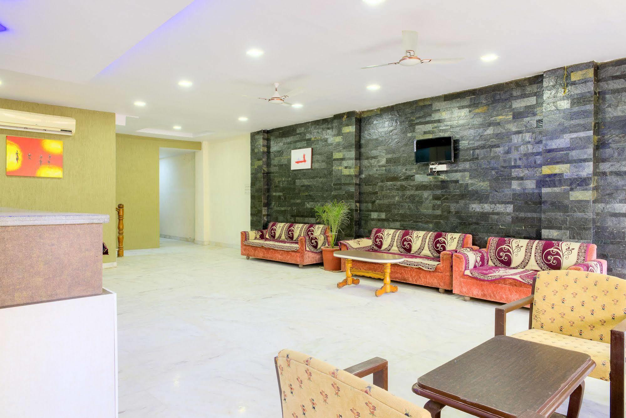 Treebo Siddharth Hotel Ádzsmir Kültér fotó